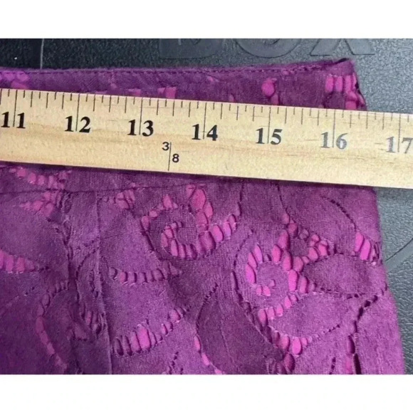 Cabi Embroidered Floral Lace Pencil Skirt Size 10 Midi Knee Length Magenta - Picture 7 of 8